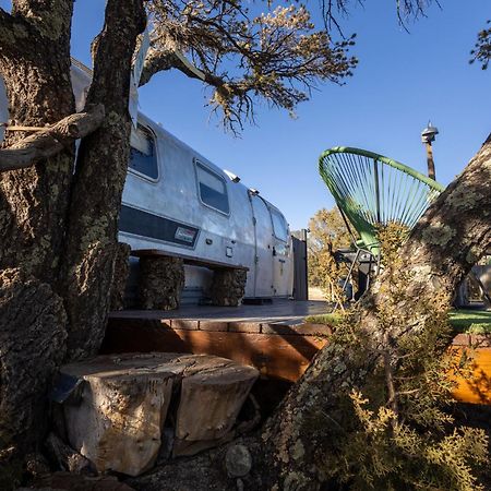 Silver Bullet Airstream, El Mistico Glamping Ranch Nogal 外观 照片