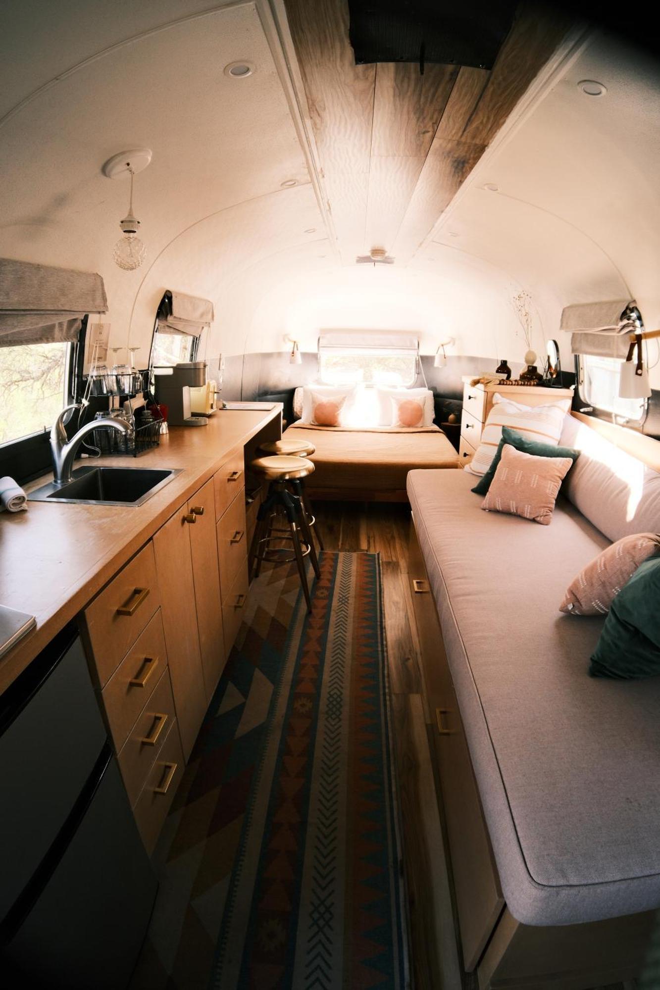 Silver Bullet Airstream, El Mistico Glamping Ranch Nogal 外观 照片