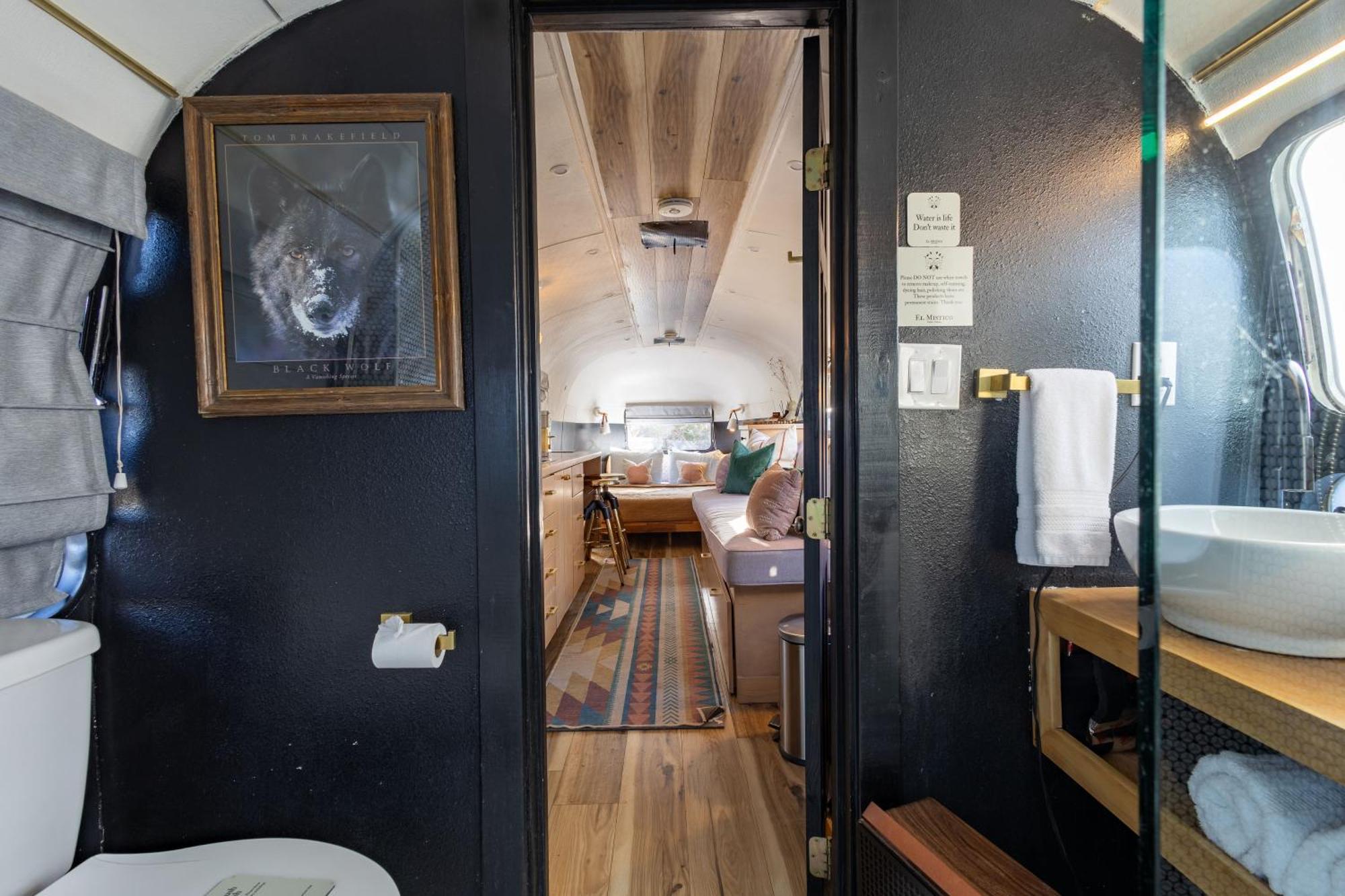 Silver Bullet Airstream, El Mistico Glamping Ranch Nogal 外观 照片
